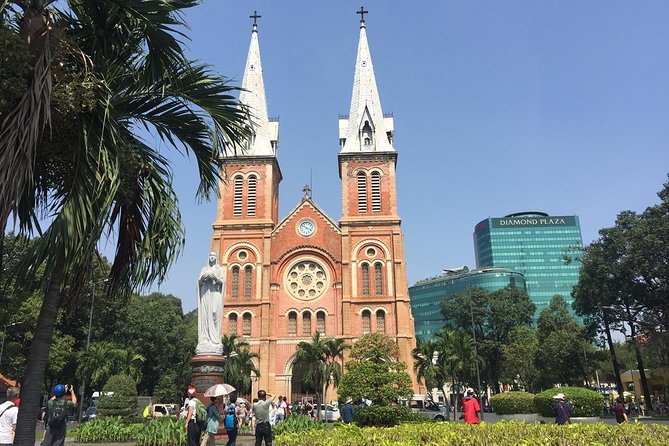 Private Saigon Sightseeing Tour by Scooter - Nguyen Thien Thuat and the Older Residential City