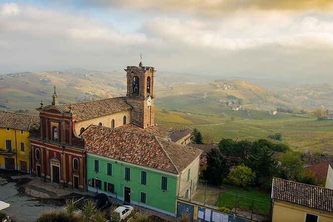 Private Vespa Tour "Among the hills of Barolo and Barbaresco" - Alba: the region’s main town and lunch choice