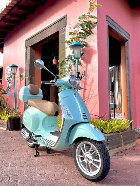 Private Vespa Tour Funchal & Câmara Lobos (3hrs) - Why a Vespa works well in Funchal