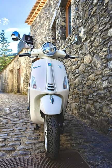 Private Vespa Tour Funchal & Câmara Lobos (3hrs) - Sé Cathedral brings the city’s story into focus