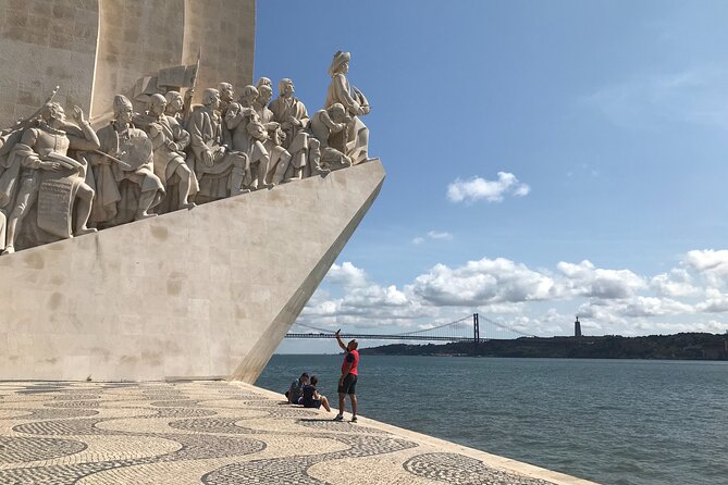 Rent a Scooter in Lisbon | Explore Freely with a Honda PCX - Helmets, insurance, and the €800 deposit