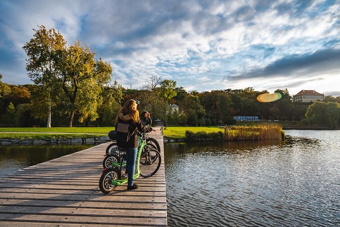 Rent your E-Scooter Hugo Bike in Prague! - What the 1.5 to 3-hour timing means