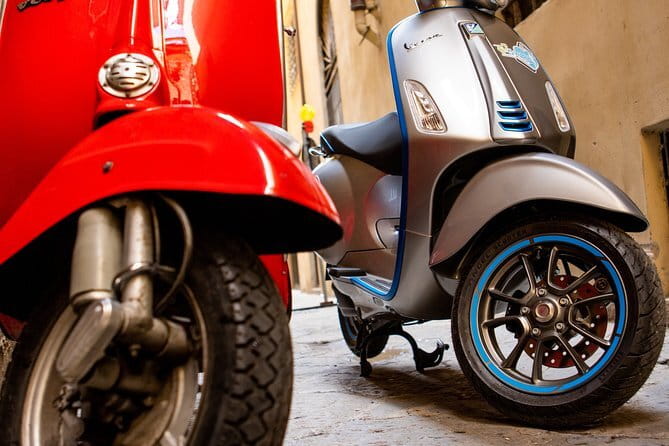 Rent your Electric Vespa 45 in Florence for 8 hours - Starting at Borgo Ognissanti at 10 a.m.