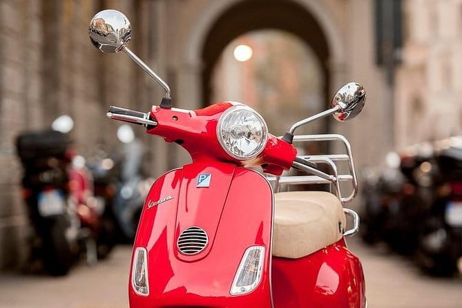 Rent your Electric Vespa 45 in Florence for 8 hours - A vineyard stop near Malmantile