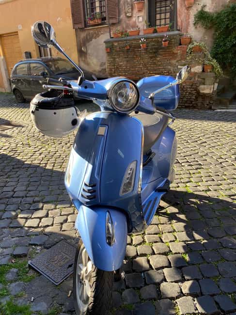 RENTA A VESPA - A Vespa day suited to confident riders