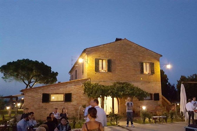 Romantic Vespa Tour and Wine Tasting - Choosing between Val d’Orcia and Lake Trasimeno