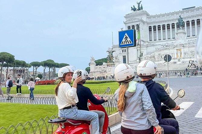 Rome by Vespa: Classic Rome Tour with Pick up - Testaccio for a coffee or gelato break