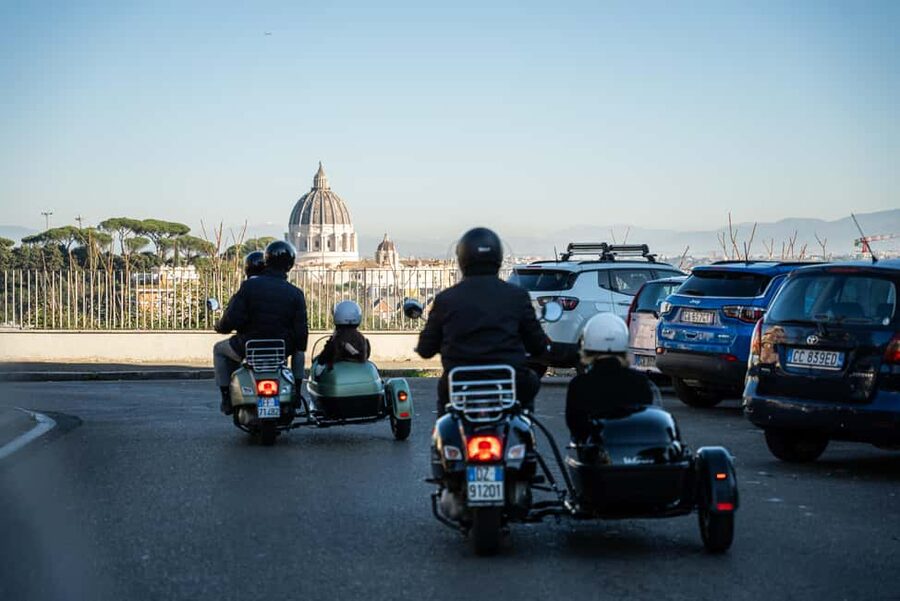 Rome: Evening Vespa Sidecar City Tour - Orange trees and views at Giardino degli Aranci