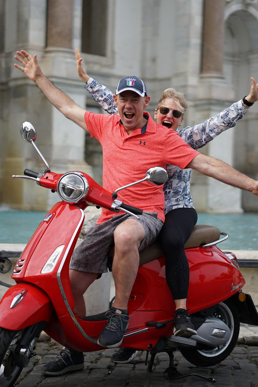 Rome: Hidden Gems Guided Vespa experience with Photos - The guides and language choices
