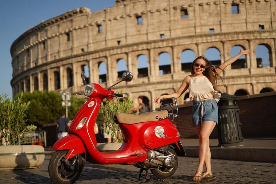 Rome: Night Photography service by Vespa with Aperol Spritz - What the 90-minute timing really means