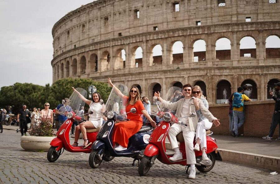 Rome on a Vespa – Photography Service - How this compares with a standard sightseeing tour