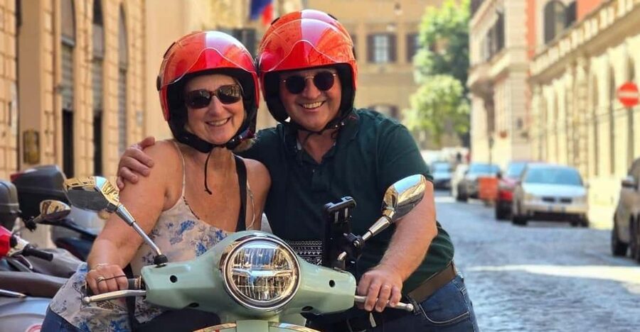 Rome: Vespa 125cc Daily rental ( Rome Termini & Vatican ) - The Vespa itself: modern, practical, and shared by two