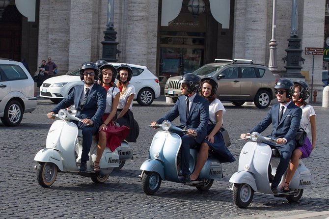 Rome Vespa Grand Tour - From the Colosseum to Piazza Venezia