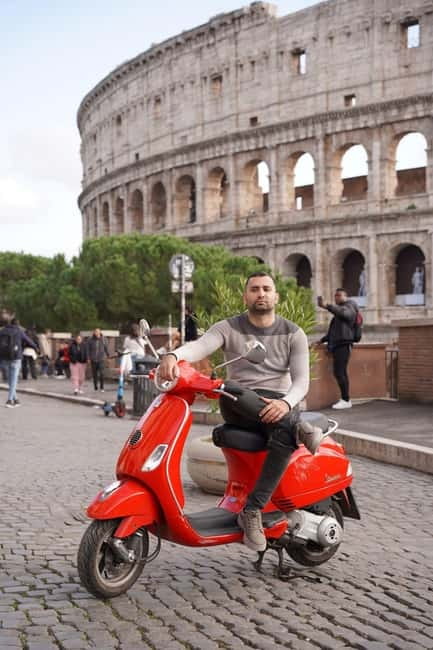 Rome Vespa: Photos, City Highlights, Sightseeing by Vespa - Circus Maximus and the road toward Aventine Hill