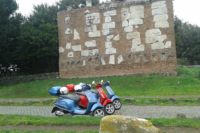 Rome Vespa Primavera 125 cc Rental - 72 Hours Rental - Building your own Rome route