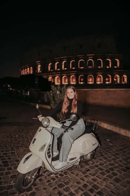 Rome: Vespa Ride in the Streets with Photography - Castel Sant’Angelo and Piazza Venezia on the return