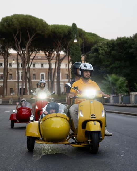 Rome: Vespa Sidecar Tour with Hotel Transfers & Gelato - What the guides add to the ride