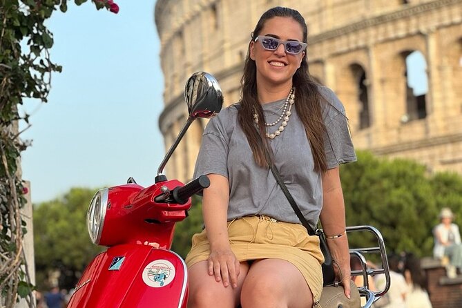 Rome Vespa Tour and Professional Photoshoot - Fontana dell’Acqua Paola and Janiculum Hill