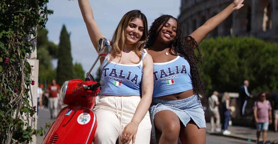 Rome: Vespa Tour with Photo services Small‑Group Highlights - Why Rome works so well from a Vespa