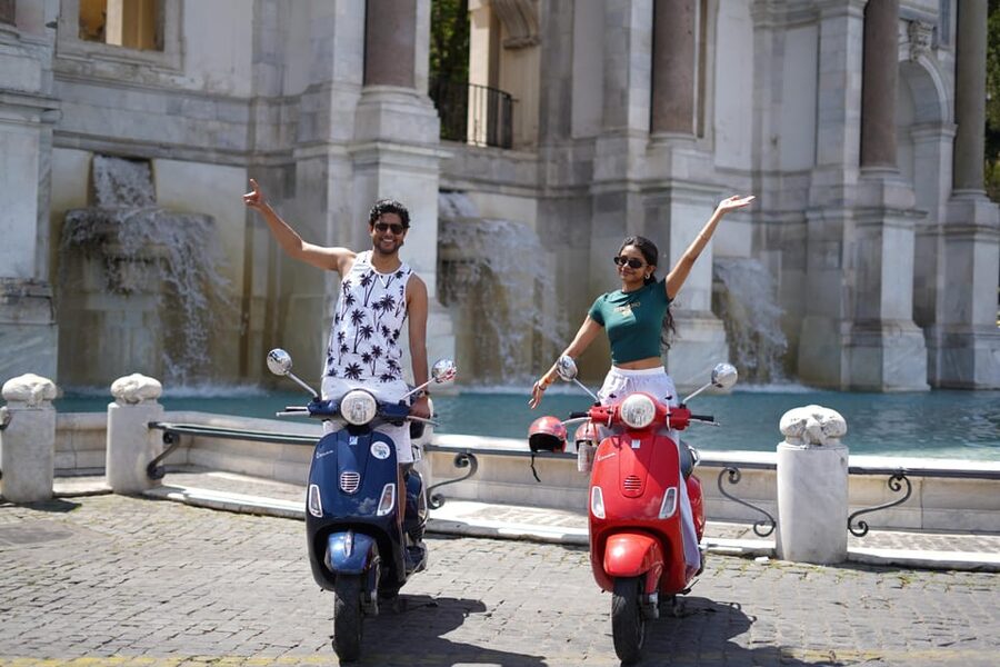 Rome: Vespa Tour with Photo services Small‑Group Highlights - Meeting at Caffè Roma near the Colosseum
