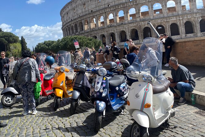 Rome Vespa tour with Pro Photographer - Piazza Navona finishes the ride in central Rome