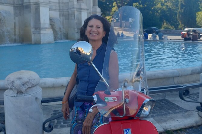 Rome Vespa tour with Pro Photographer - What the guides add to the experience