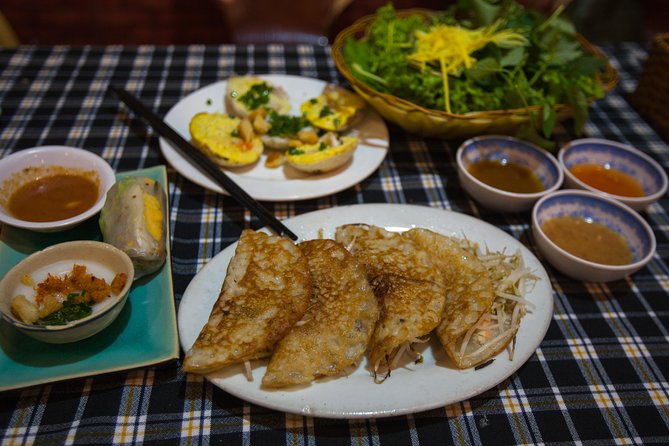 Saigon Night Street Food and City Tour on Scooter - The 5:30 pm meeting and safety briefing