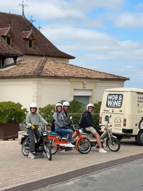 Saint-Emilion: Vintage moped rides and tours - The 15-minute safety briefing