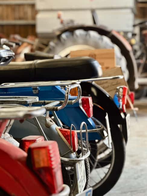 Saint-Emilion: Vintage moped rides and tours - Following the 35-kilometre vineyard loop