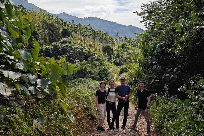 scooter and hiking trip in the rainforest - Meeting at 10:00 a.m. near Vanke Forest Park