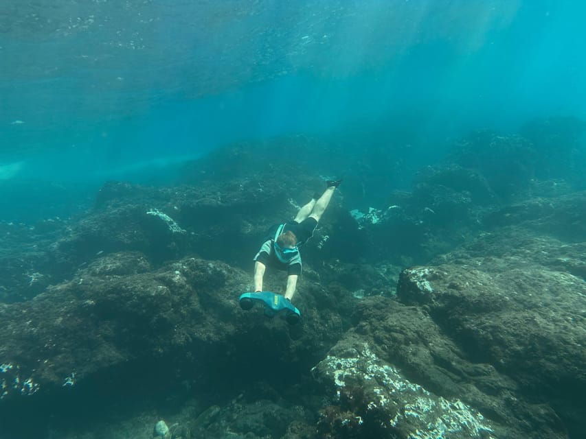 Scooter fun snorcel tour in turtle area - Learning the underwater scooter