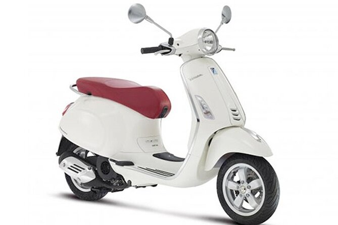 Scooter Rental Vespa Primavera 125cc from Sorrento - Why the Primavera 125cc makes sense for two people