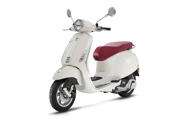 Scooter Rental Vespa Primavera 125cc from Sorrento - Collecting the Vespa in Piano di Sorrento