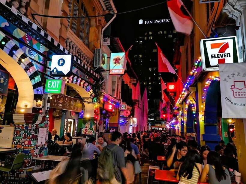 Singapore: Street Food & Ethnic Quarters Kick Scooter Tour - Bugis streets, shopping, and short cultural stops