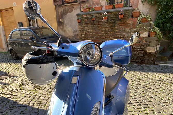 Surroundings of Rome on Vespa - Lunch, photos, and the pleasure of not navigating