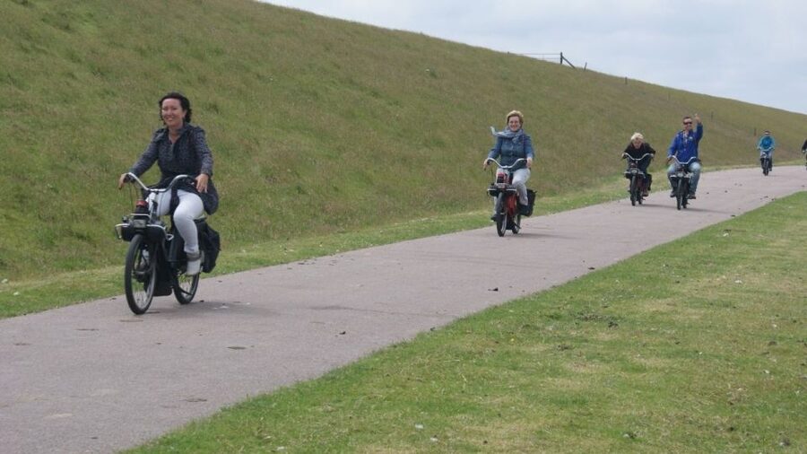 Texel: Solex Moped Rental - The important vehicle availability warning