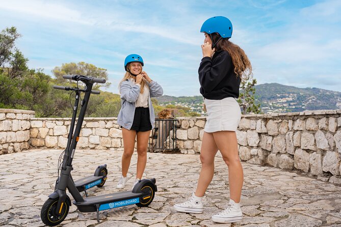 The essentials of Nice by electric scooter 1H30 - From the memorial to the marina