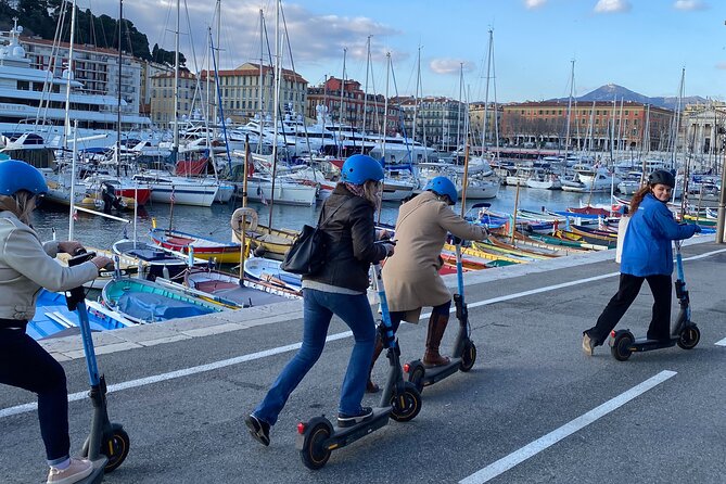 The essentials of Nice by electric scooter 1H30 - Place Garibaldi and the guide’s surprise