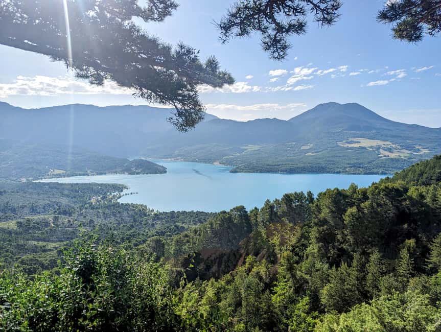 The lakeside panoramic tour: Guided electric scooter rides - Getting comfortable on the electric scooter