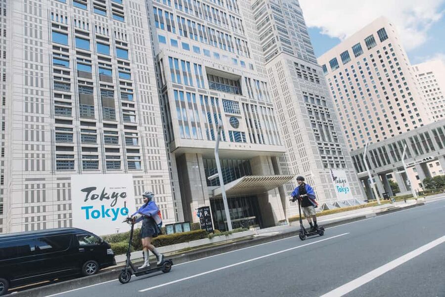 Tokyo: Ninja E-Scooter Tour with English Speaking Guide - Kabukicho Ichibangai and Shinjuku after dark