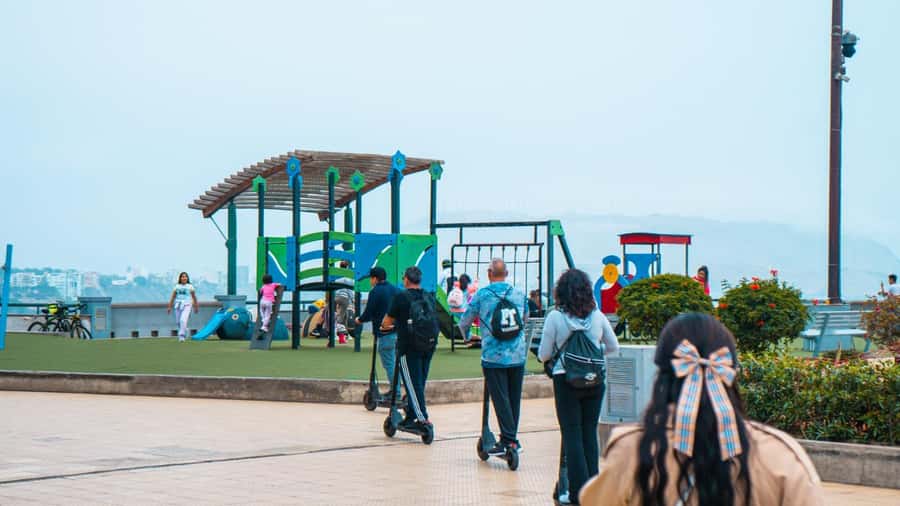 Tour Panorámico en Miraflores en Scooter Eléctrico - What $50 Buys You