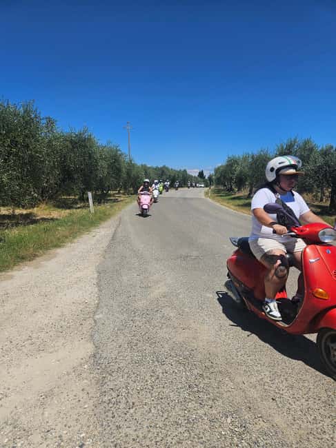 Tuscany: Vespa Tour with Traditional Lunch - Getting comfortable on a Vespa