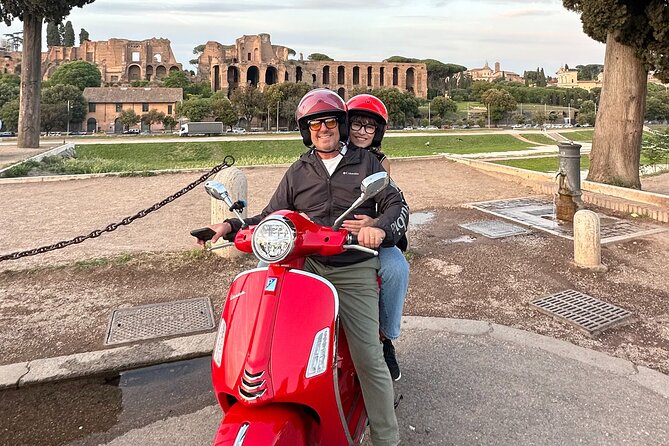 Vespa experience guided by us & Photo shoot - What this Vespa ride really offers