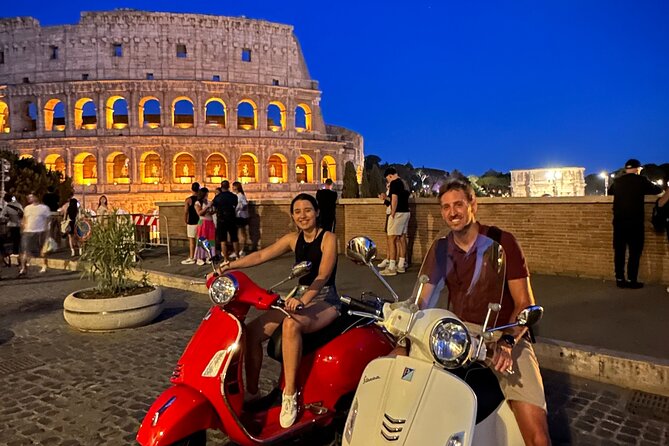 Vespa experience guided by us & Photo shoot - The Roman Forum viewpoint and photo time