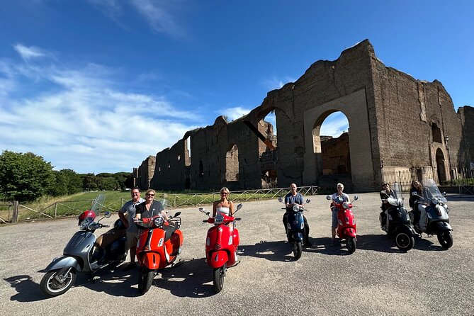 Vespa experience guided by us & Photo shoot - Crossing to the Janiculum Hill