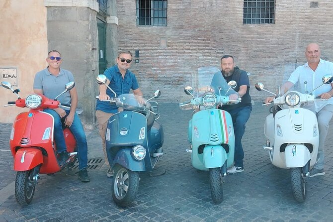 Vespa experience guided by us & Photo shoot - The driver, safety, and group feel