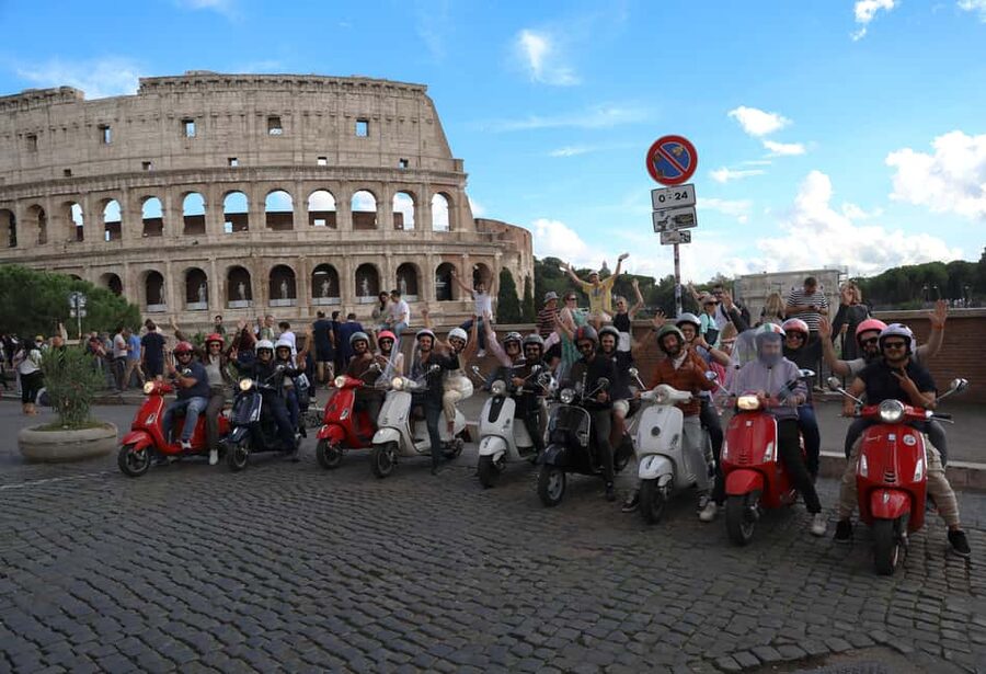 Vespa Rome Photography Tour by Local - Meeting at Caffè Roma beside the Colosseum