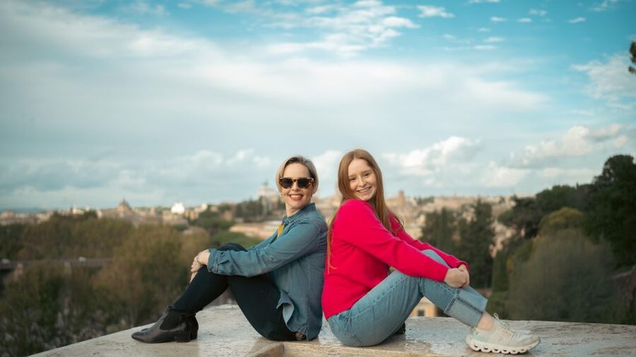 Vespa scooter tour in Rome with Pro-Photographer - The Colosseum in a 15-minute frame