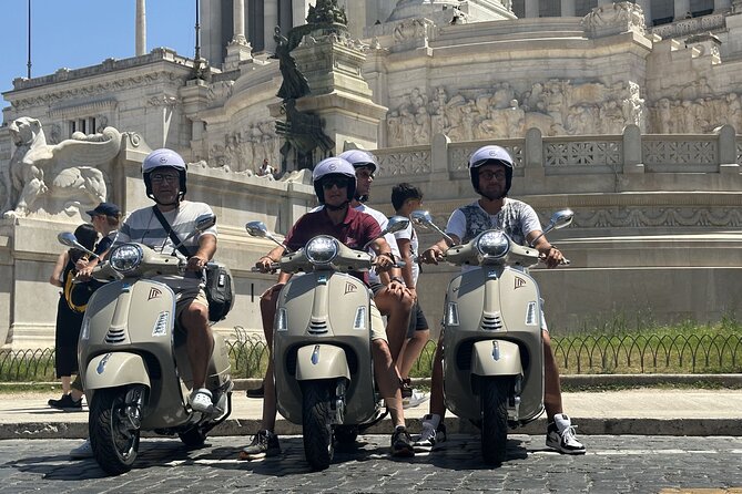 Vespa Tour Highlights of Rome - Trastevere and Vatican City