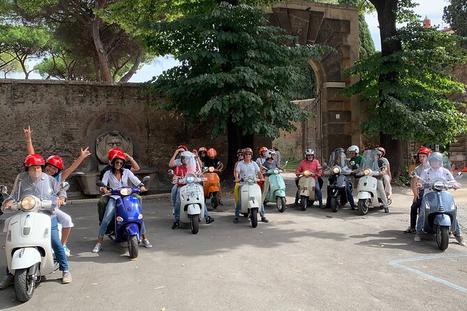Vespa Tour in Rome Driven by Us with Optional Pick Up - Starting at Piazza dei Calcarari
